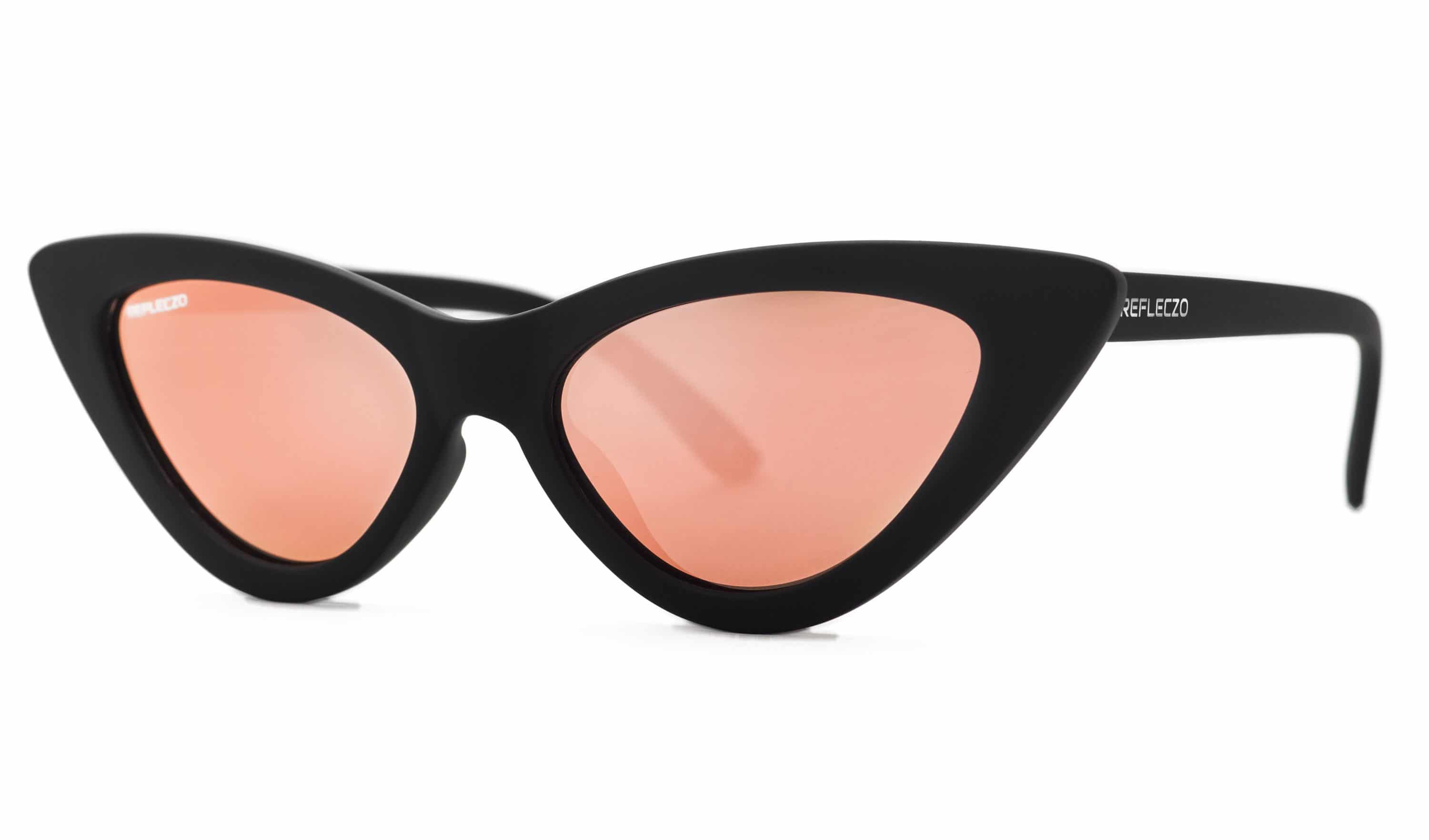 Alternative view of Kat Rosa